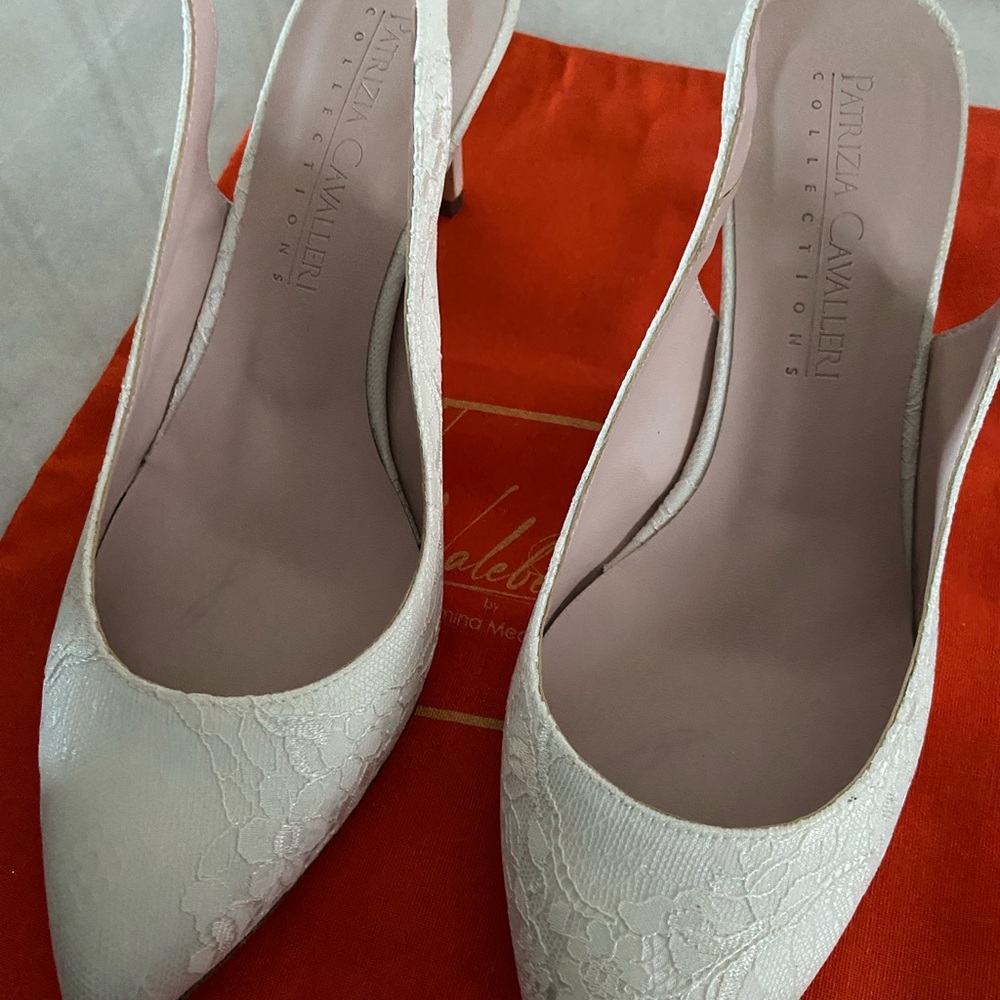 Women's White Lace Slingback Heels (new, never worn)